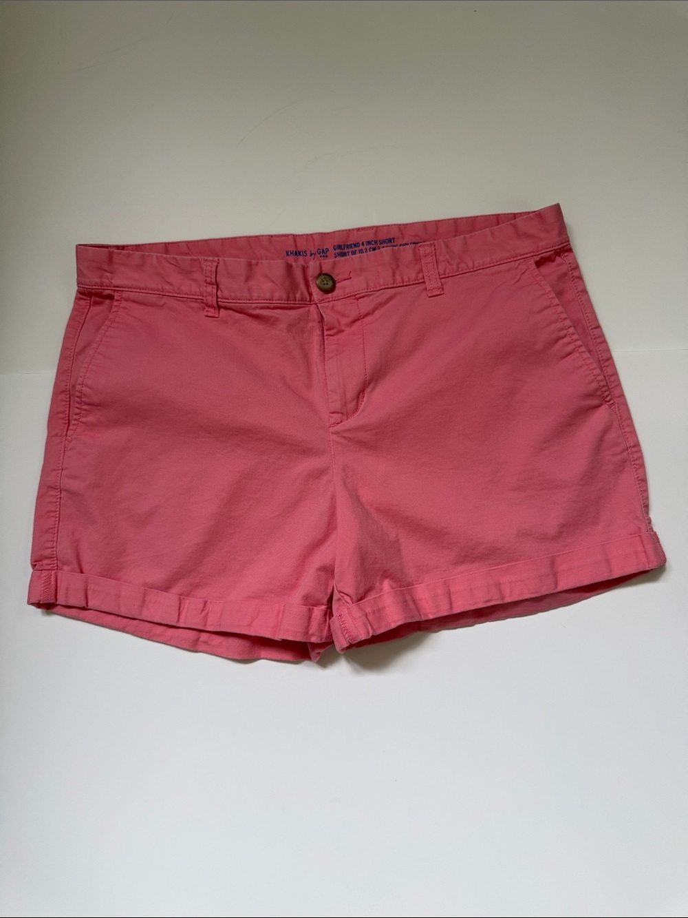 GAP Khaki Girlfriend 4”  Cuffed Shorts Size 12